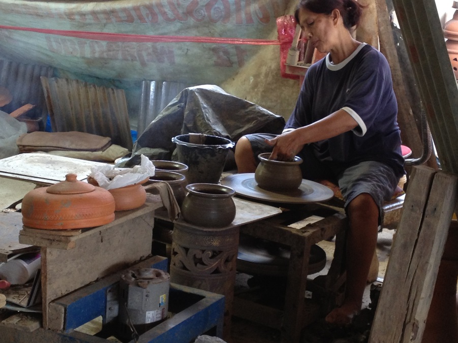 รู้ไหม ว่า ที่ไหน ใครเคยไป ต้องร้อง อ๋ออออ