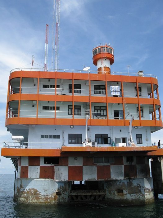 อาคารนำร่อง/อาคารประภาคาร กลางทะเลอ่าวไทย (อาคาร Bangkok Bar Pilot Station Lighthouse)